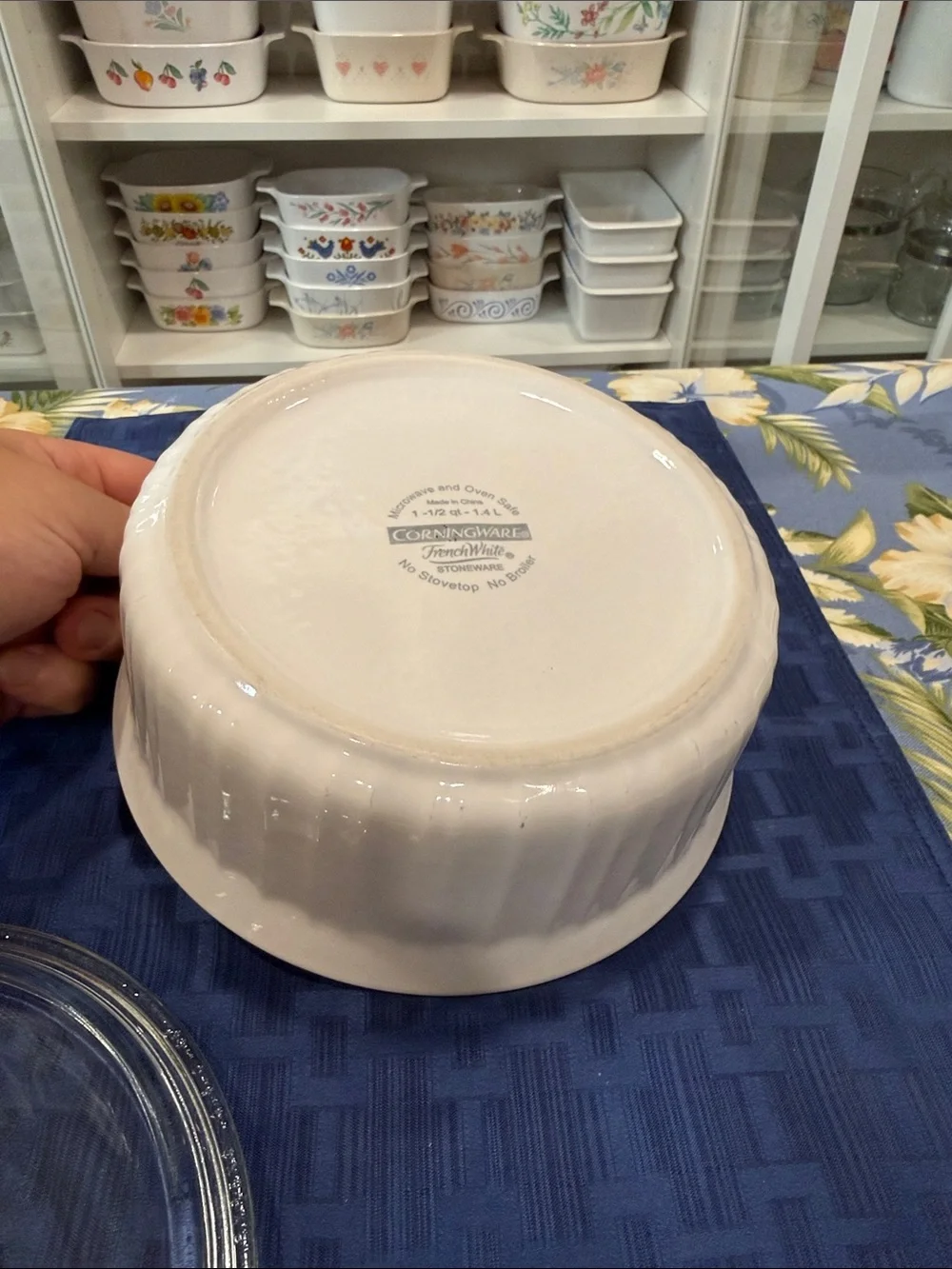 Corningware White Casserole with Clear Glass Lid 1.5 quart